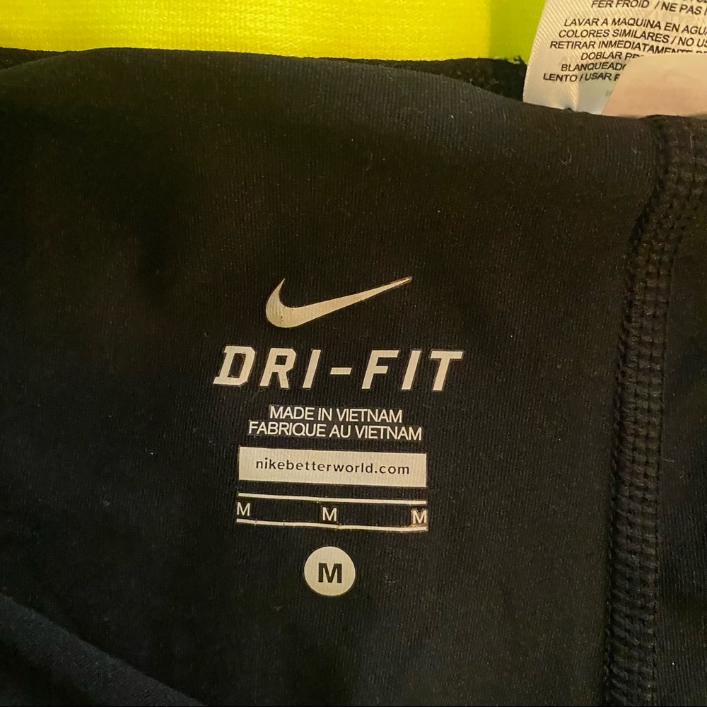 nike running shorts - Picture 2 of 2
